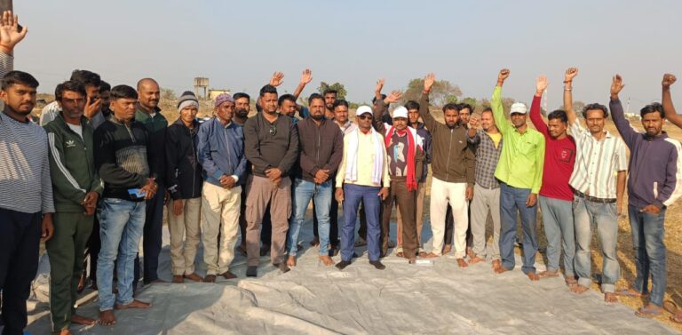 झिरकी यादव टोला में विस्थापित बेरोजगार समिति की शाखा का गठन।