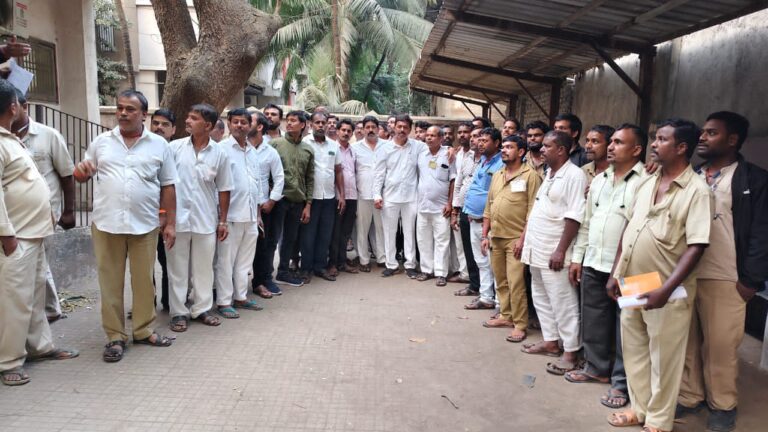 बोरीवली में सड़क हादसे में झारखंडी प्रवासी मजदूर की मौत, झारखंडी एकता संघ के सहयोग से शव गांव भेजा गया।