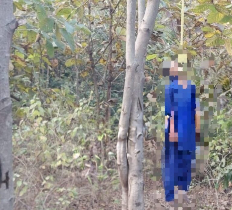 घने जंगल में नव विवाहिता ने पेड़ से लटक कर दी जान, शव को पुलिस ने किया बरामद