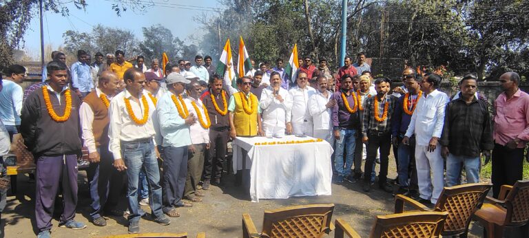 राकोमसं की बैठक में बीएंडके से आए दर्जनों कामगार शामिल।