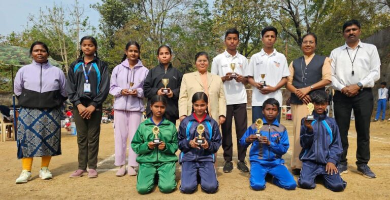 कार्मेल उच्च विद्यालय में अंतर-विद्यालय बैडमिंटन टूर्नामेंट संपन्न