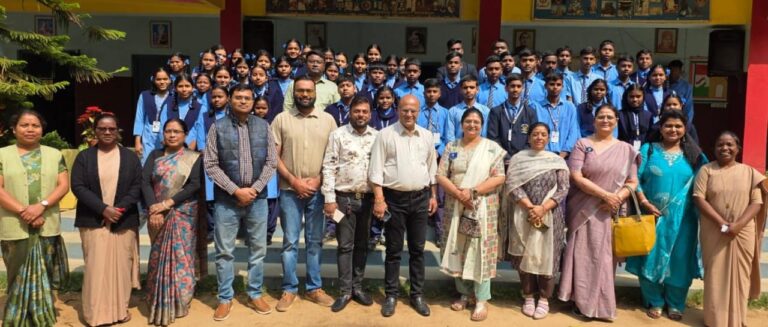 समाज सेवा की मिसाल: इनरव्हील क्लब ऑफ गिरिडीह सनशाइन और रोटरी न्यू जेनरेशन ने…