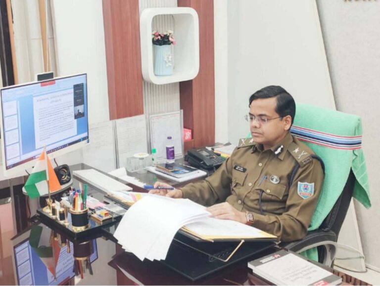 मतगणना से पहले अलर्ट मोड में पुलिस, हर संवेदनशील जगह पर कड़ी निगरानी के आईजी सुनील भास्कर ने दिये कड़े निर्देश