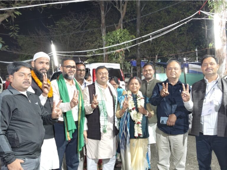 गिरिडीह नगर निगम में महापौर पद पर झामुमा समर्थित प्रत्याशी प्रमिला मेहरा ने दर्ज की ऐतिहासिक जीत।