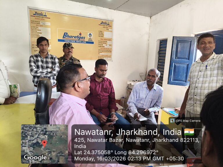 नौडीहा बाजार प्रखंड विकास पदाधिकारी के नेतृत्व में विभिन्न गैस एजेंसी को की गई जांच।