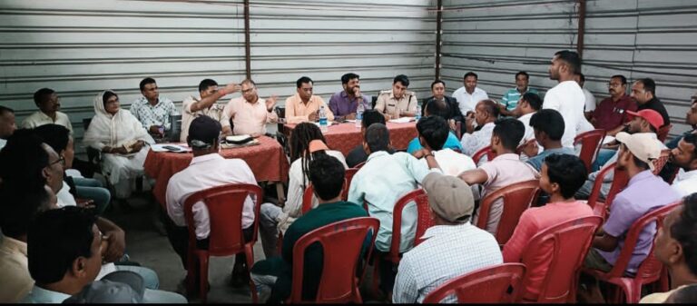 तेनुघाट ओपी में अंचल अधिकारी आफताब आलम के अध्यक्षता में शांति समिति की बैठक आयोजित की गई है।