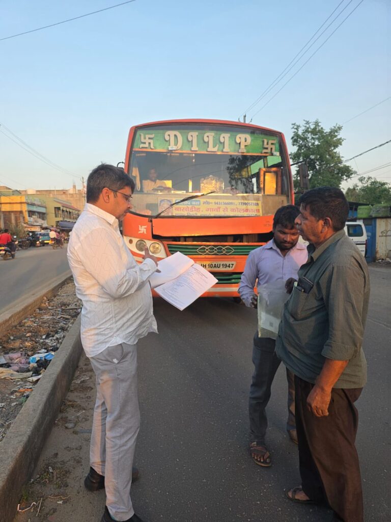 गिरिडीह: उपायुक्त के निर्देश पर सघन वाहन जांच अभियान, नियमों के उल्लंघन पर सख्त कार्रवाई