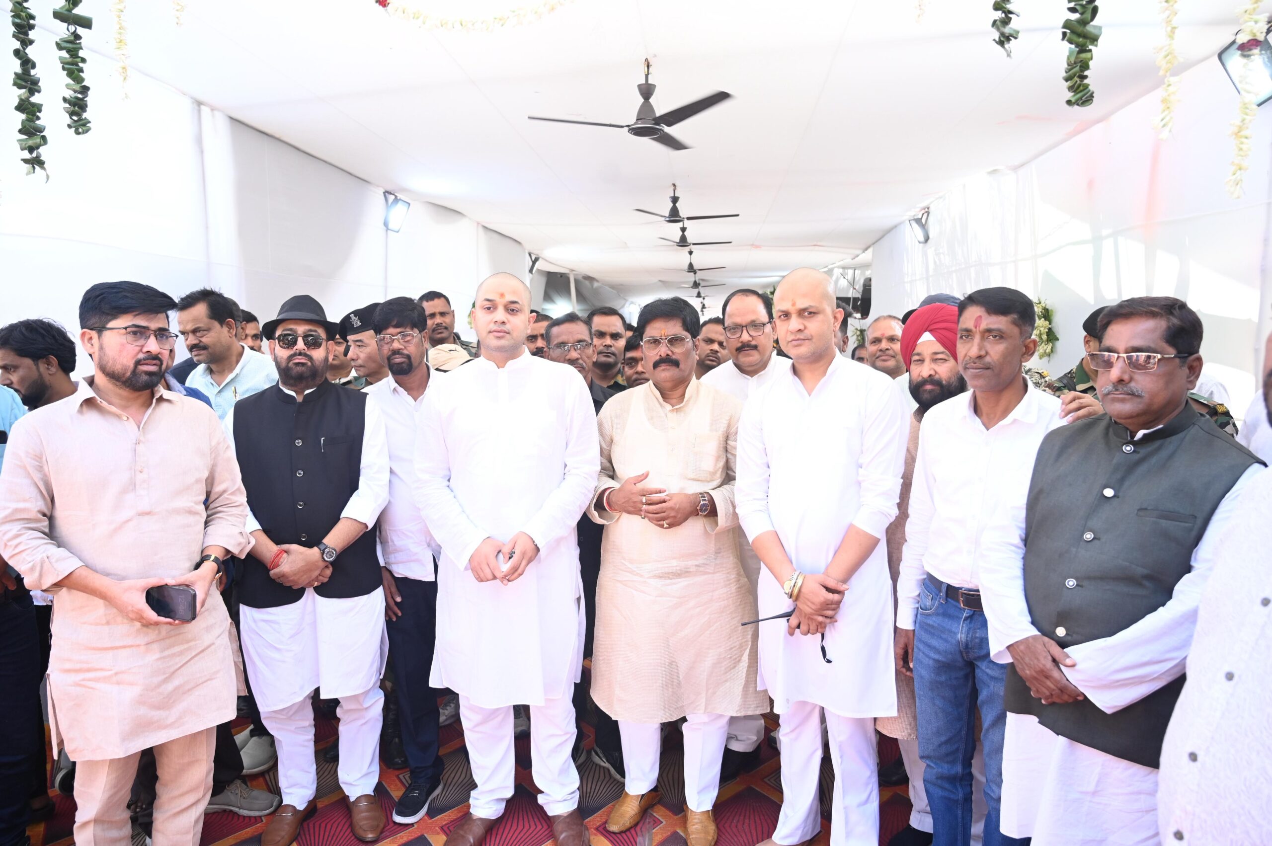 स्व. अमित सिंह के ब्रह्मभोज में उमड़ा जनसैलाब: दिग्गजों ने दी भावभीनी श्रद्धांजलि