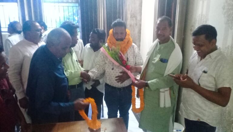 राजेश बंसल बने राष्ट्रीय कार्यकारिणी सदस्य; गिरिडीह में डीलरों ने भरी हुंकार