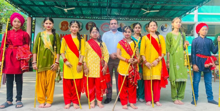 बद्री नारायण साहा डीएवी पब्लिक स्कूल में बैसाखी पर्व हर्षोल्लास के साथ मनाया गया