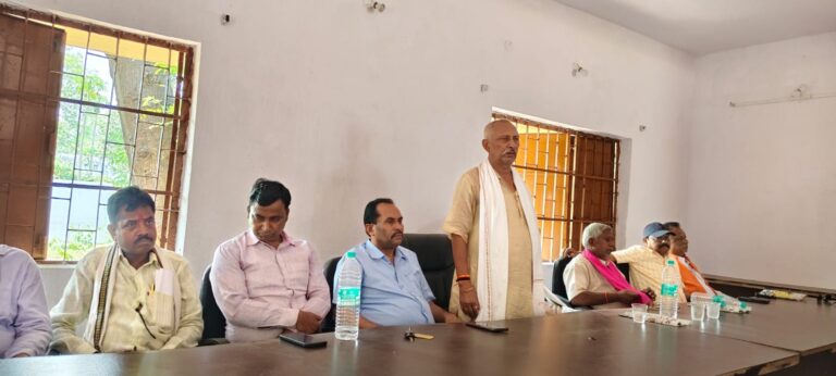 पंचायत भवन में गरजी आवाज नोटिस के खिलाफ एकजुट हुआ सौंदा डी!