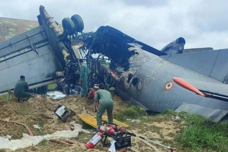 BREAKING NEWS: असम के जोरहाट एयरबेस पर बड़ा हादसा, IAF का AN-32 विमान क्रैश, 5 जवान शहीद