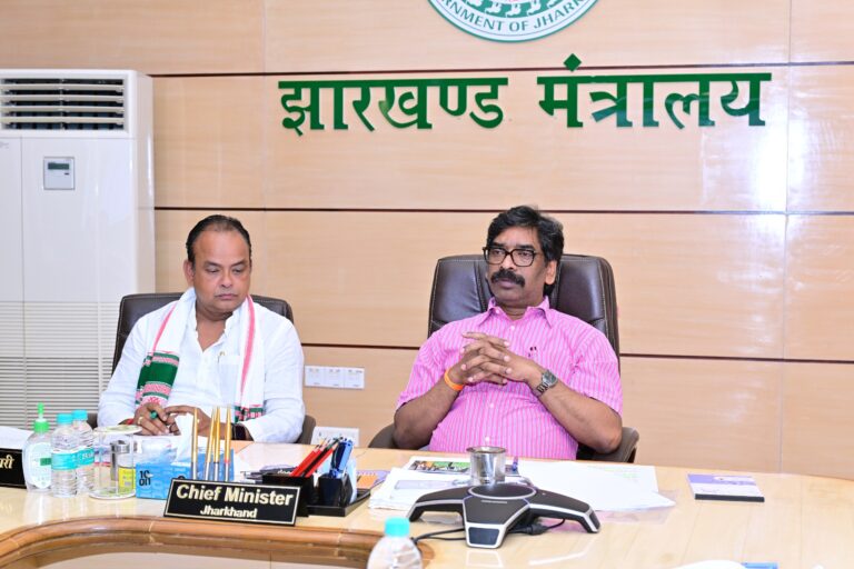 BREAKING: झारखंड में ओला-उबर की तर्ज पर चलेंगी एम्बुलेंस! CM हेमंत सोरेन का बड़ा आदेश।