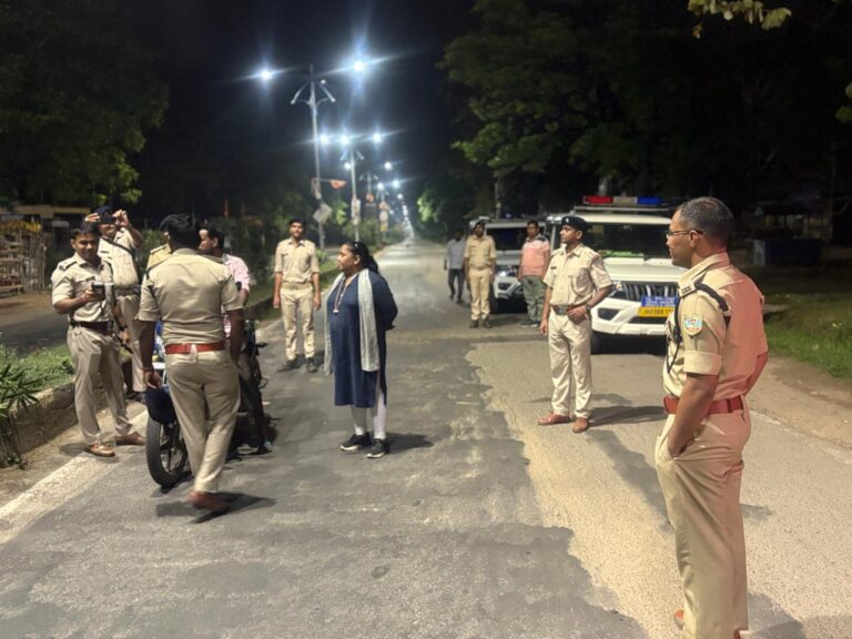 बोकारो एसपी का एक्शन मोड: आधी रात को थानों का औचक निरीक्षण, चलाया गया एंटी क्राइम व ड्रंक एंड ड्राइव चेकिंग अभियान