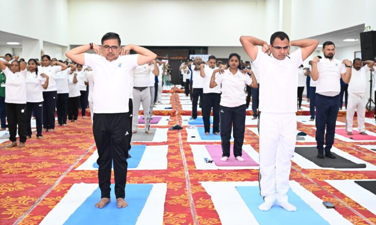12वां अंतर्राष्ट्रीय योग दिवस पर भव्य योगाभ्यास कार्यक्रम का किया गया आयोजन…