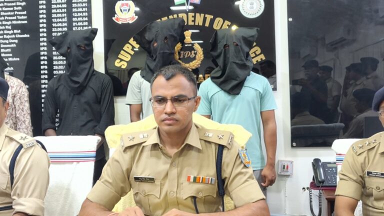 बोकारो पुलिस की बड़ी कामयाबी: हथियार के साथ दो अपराधी गिरफ्तार, टली बड़ी वारदात