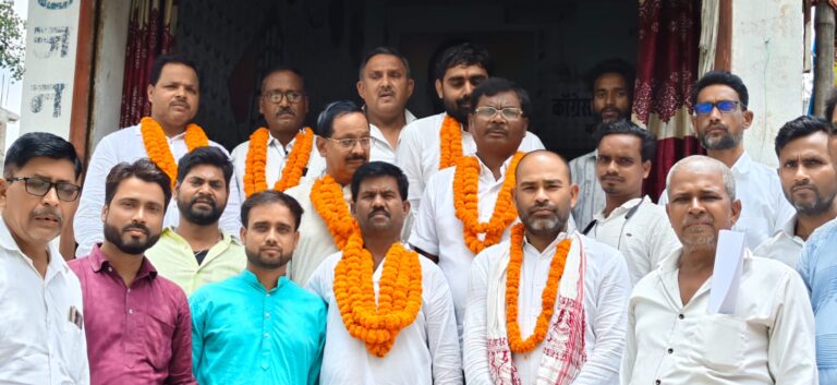 कांग्रेस कार्यालय में नवमनोनीत जिला पदाधिकारियों का भव्य स्वागत