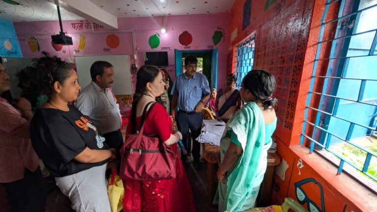 बीडीओ बेरमो मुकेश कुमार ने बीएलओ, सुपरवाइजर और वॉलेंटियरों के साथ की समीक्षा बैठक