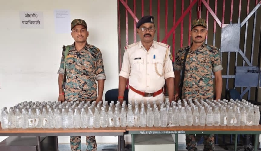 गुप्त सूचना पर नरारी कला खुर्द पुलिस की छापेमारी, भारी मात्रा में अवैध शराब बरामद