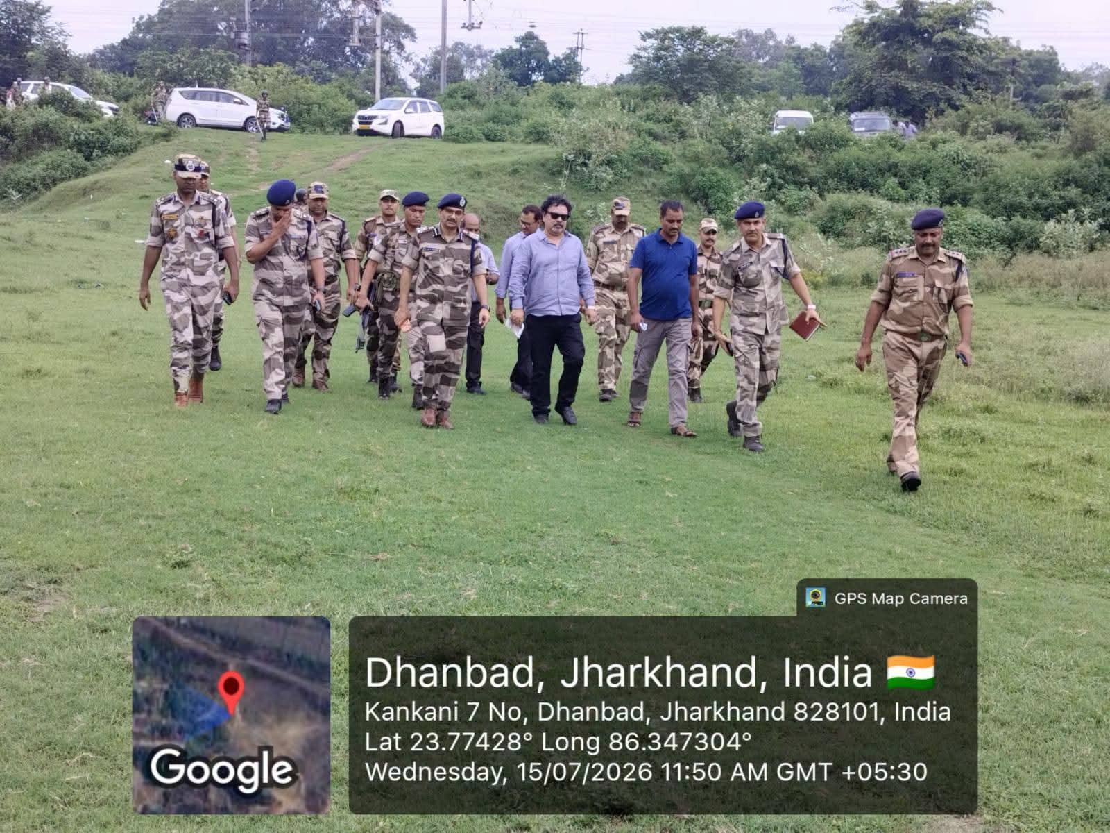 धनबाद में अवैध कोयला खनन पर CISF का बड़ा एक्शन, डीआईजी राजीव मिश्रा ने सिजुआ एरिया का किया औचक निरीक्षण