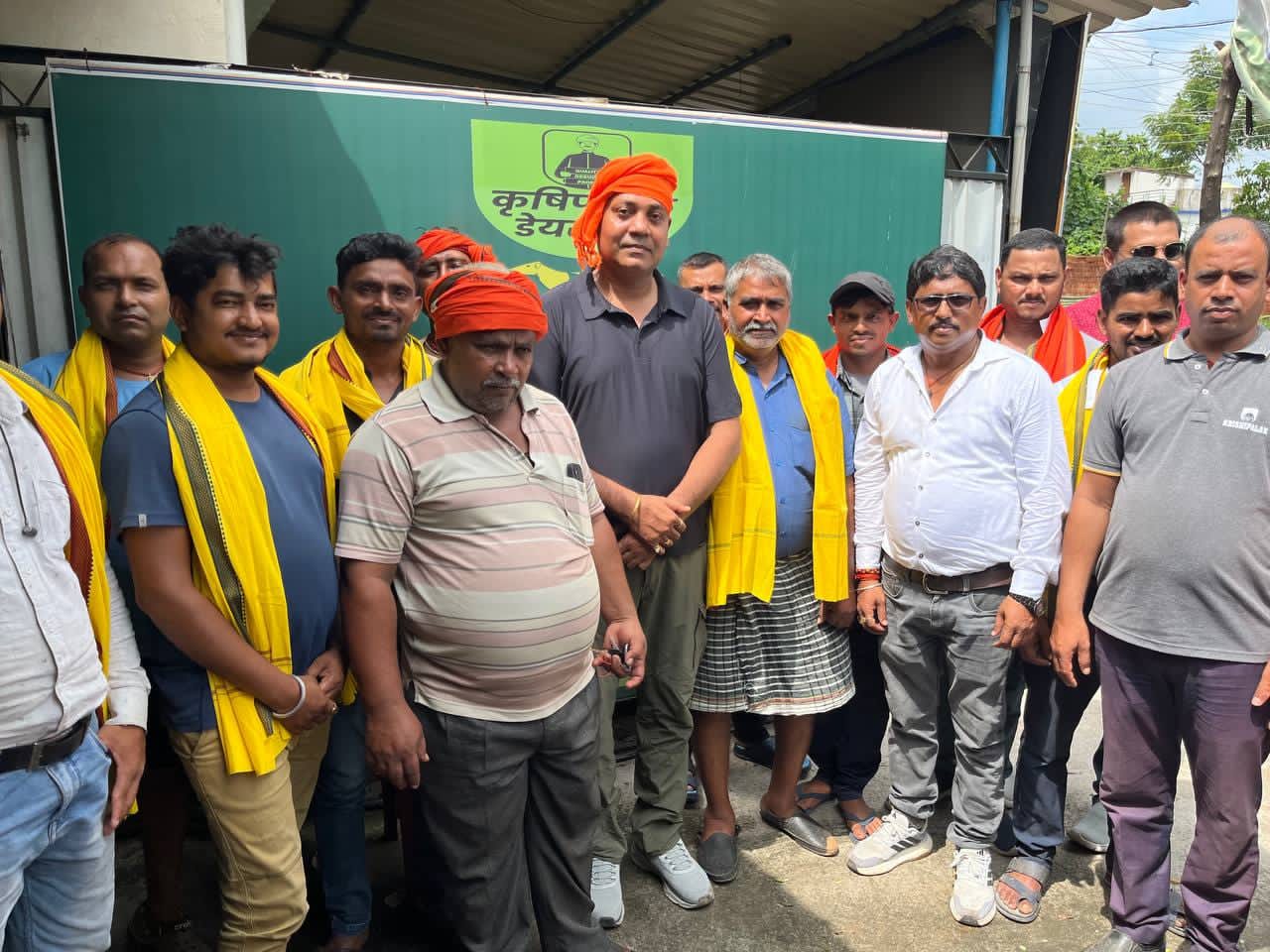 कृषि पलक डेयरी केंद्र में विशाल किसान जागरूकता संगोष्ठी, विशेषज्ञों ने बताया – हरा चारा और वैज्ञानिक पशुपालन से दोगुनी होगी डेयरी की आय