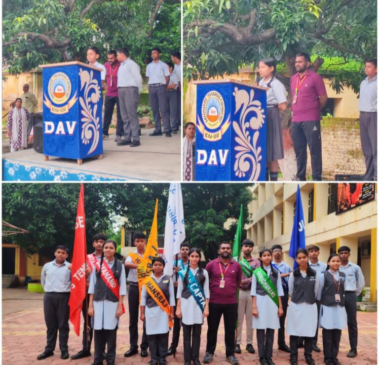 कारगिल वीरों को दी श्रद्धांजलि, डीएवी तेनुघाट में नव निर्वाचित छात्र परिषद ने ली शपथ