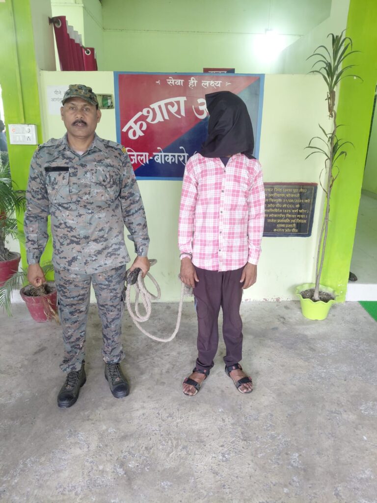 अधिवक्ताओं से मारपीट के आरोपी को गिरफ्तार कर तेनुघाट जेल भेजा गया।