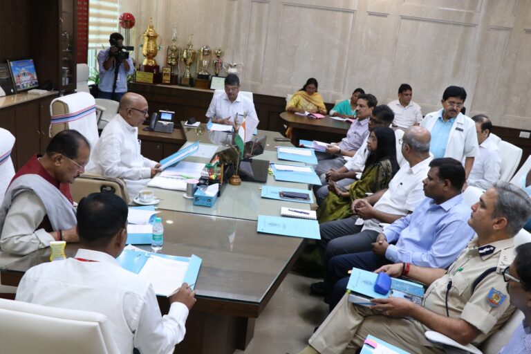 झारखंड विधानसभा के आगामी मानसून सत्र को लेकर अध्यक्ष रबीन्द्र नाथ महतो ने की उच्चस्तरीय बैठक, दिए कई अहम निर्देश