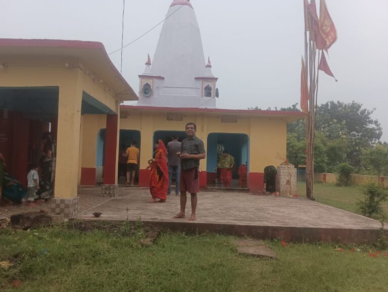 तेनुघाट में सावन की पहली सोमवारी पर शिवालयों में उमड़ा आस्था का सैलाब