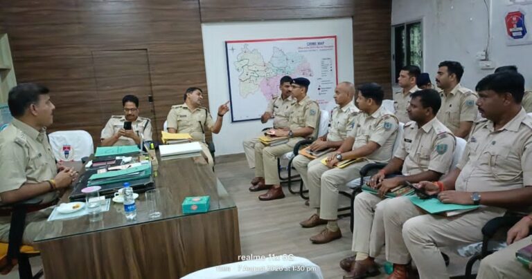 अनुमंडल पुलिस पदाधिकारी कार्यालय में मासिक अपराध गोष्ठी का आयोजन किया गया।