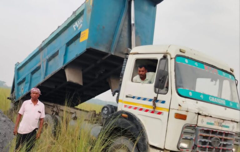 तेनुघाट जलाशय में फ्लाई ऐश बहने का मामला गरमाया, जल संसाधन विभाग ने TTPS को तत्काल हटाने का दिया निर्देश।