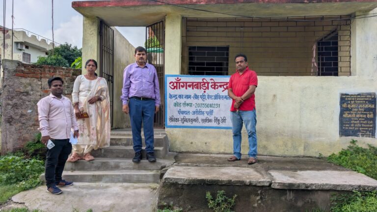 प्रखंड विकास पदाधिकारी बेरमो मुकेश कुमार ने किया विभिन्न आंगनबाड़ी केंद्रों और विकास योजनाओं का निरीक्षण, परखी गुणवत्ता। 