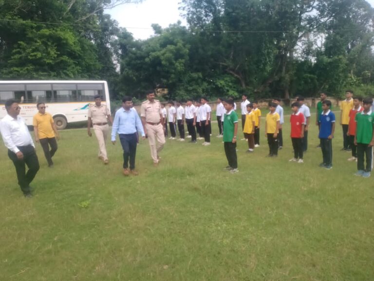 15 अगस्त को लेकर तेनुघाट में परेड का पूर्वाभ्यास, आठ प्लाटून ने लिया हिस्सा
