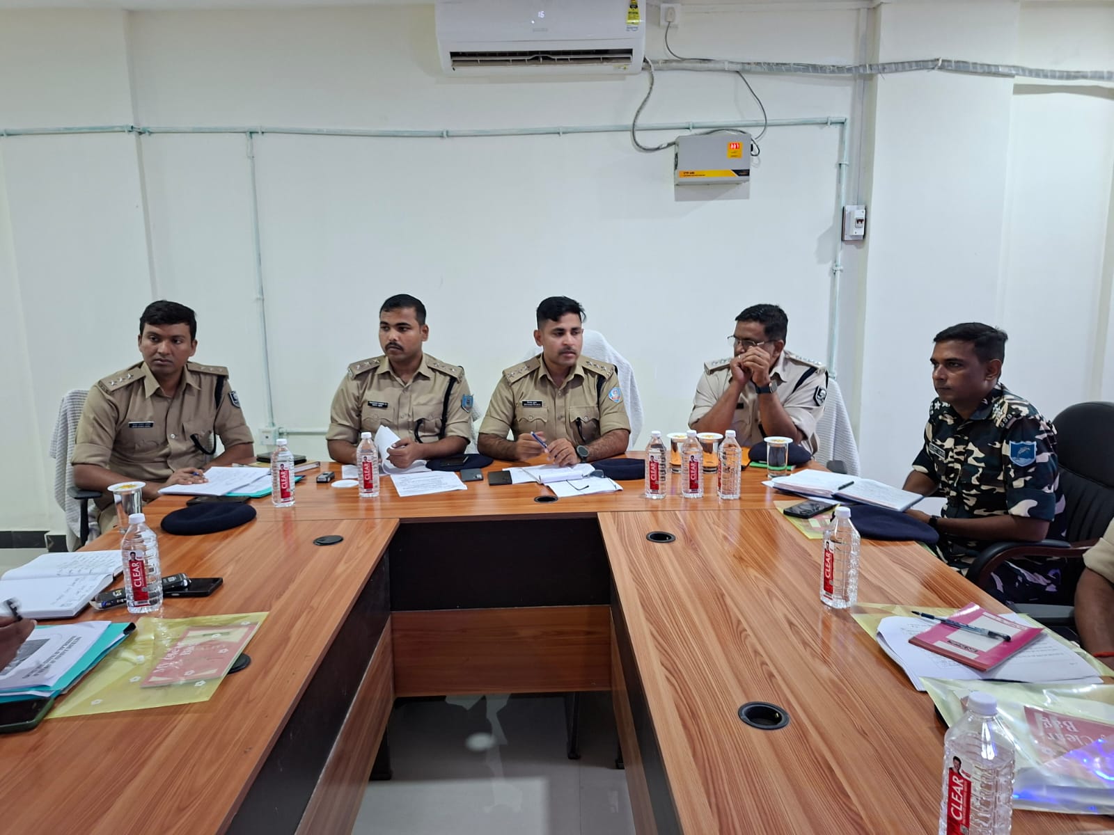 सीमावर्ती क्षेत्रों में अपराधियों पर कसेगा शिकंजा, पलामू-बिहार पुलिस ने बढ़ाया आपसी समन्वय