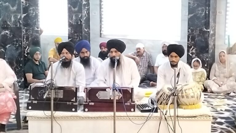 मुख्य गुरुद्वारे में श्री गुरु ग्रंथ साहिब जी का 422 वां प्रथम प्रकाश पर्व धूमधाम से मना,सरबत के भले की हुई अरदास।