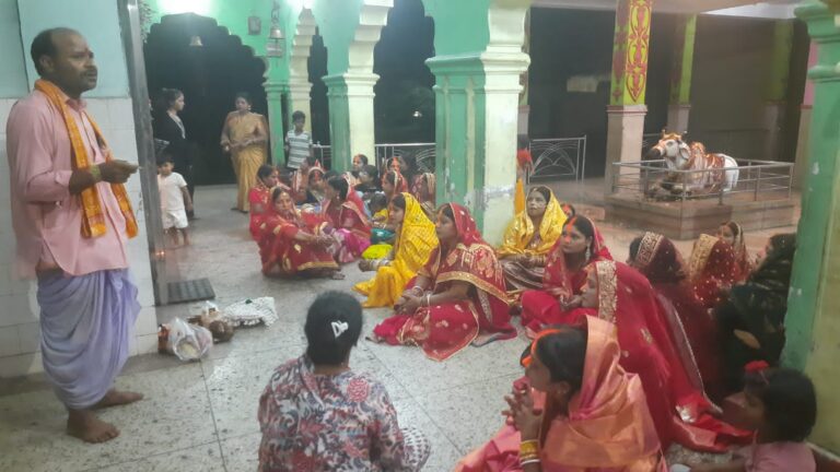 धूमधाम से मना हरतालिका तीज, सुहागिनों ने पति की लंबी उम्र के लिए रखा 24 घंटे का निर्जला उपवास